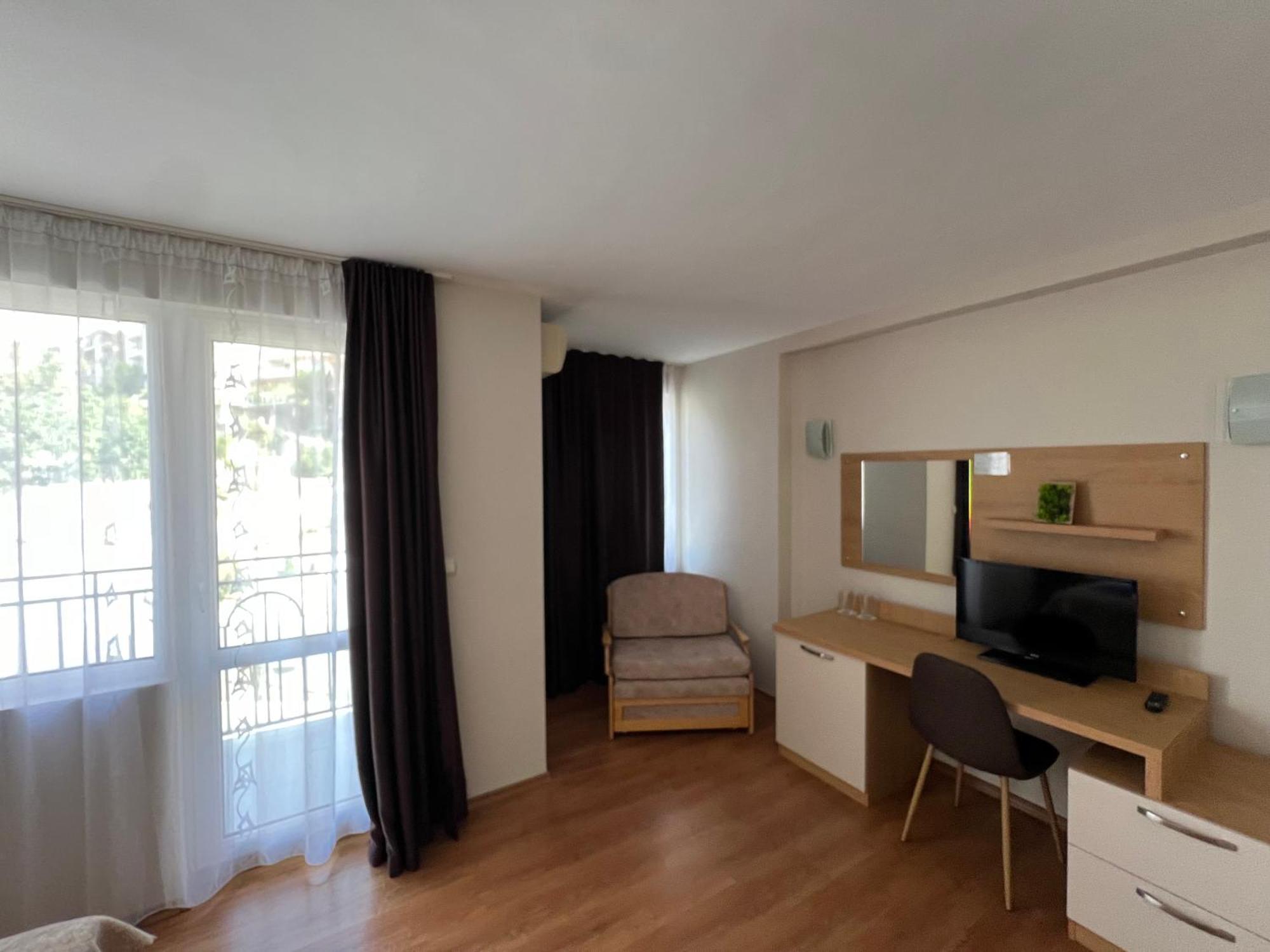 Family Hotel Milev Sveti Vlas Exterior photo